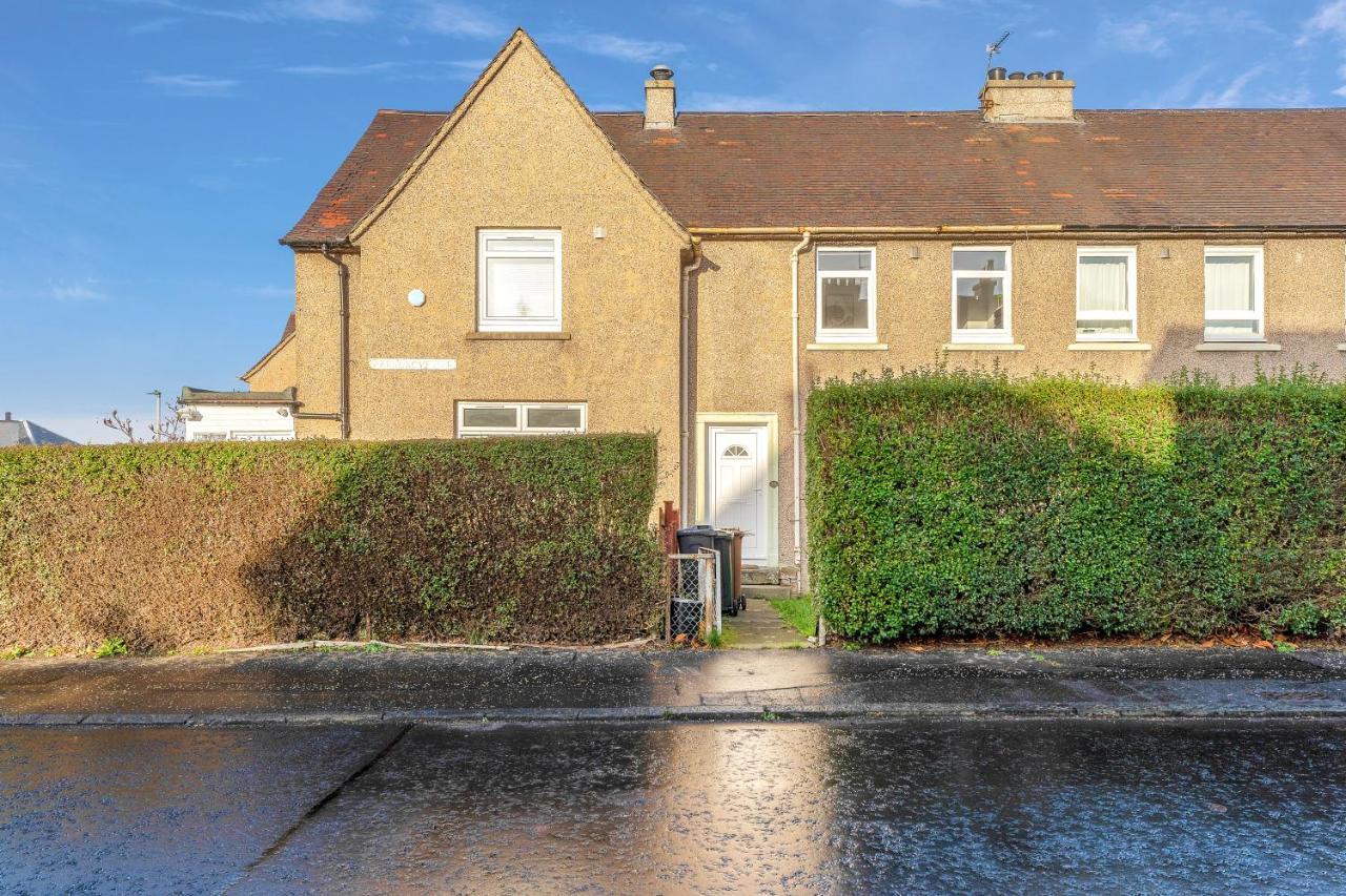 Modern & Spacious 2 Bedroom House - Free Parking - Front & Back Garden - Private Main Door Entrance Edinburgh Eksteriør bilde